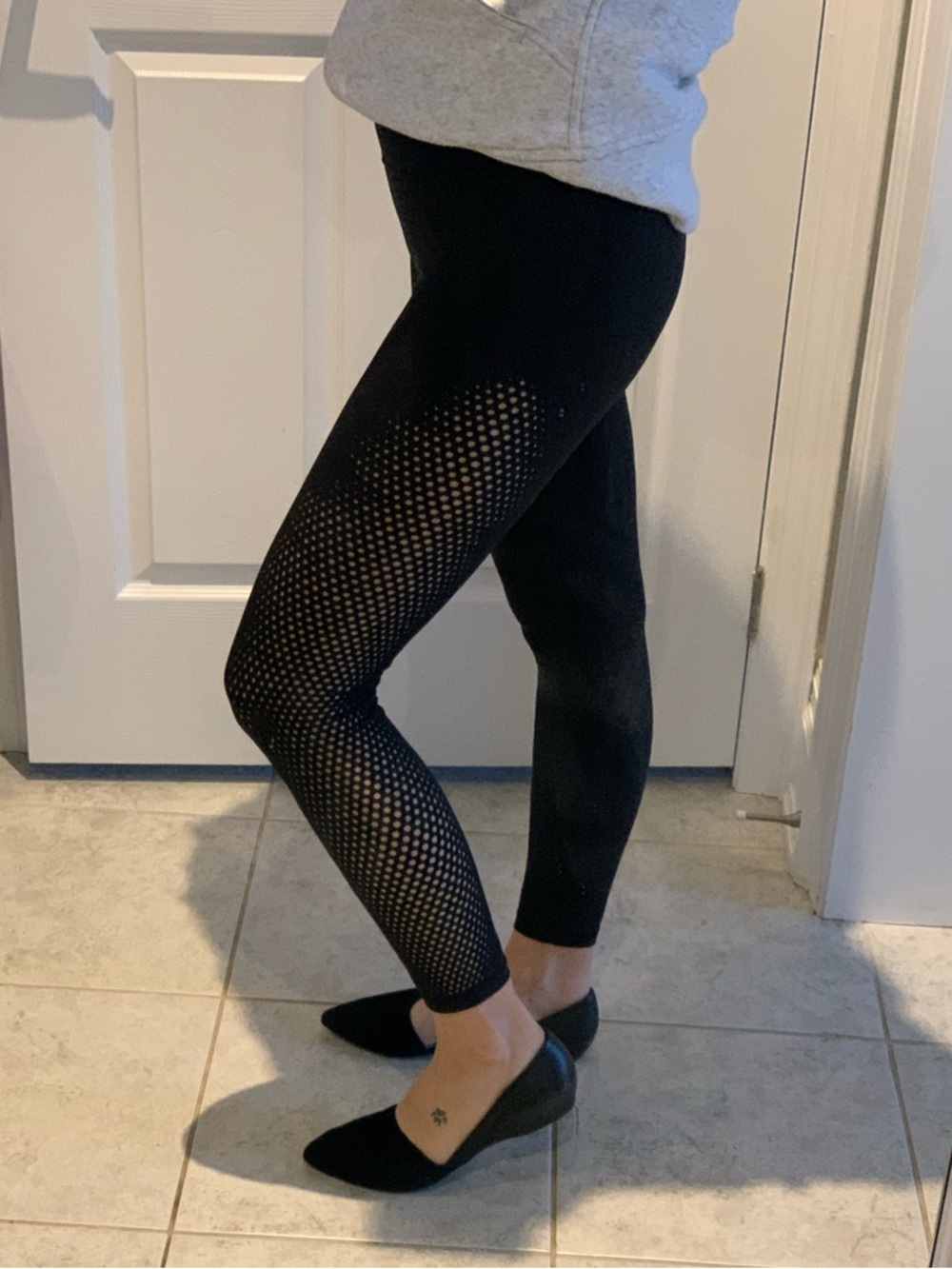 Lululemon Black Reveal 7/8 Tight, *Velocity, size 6